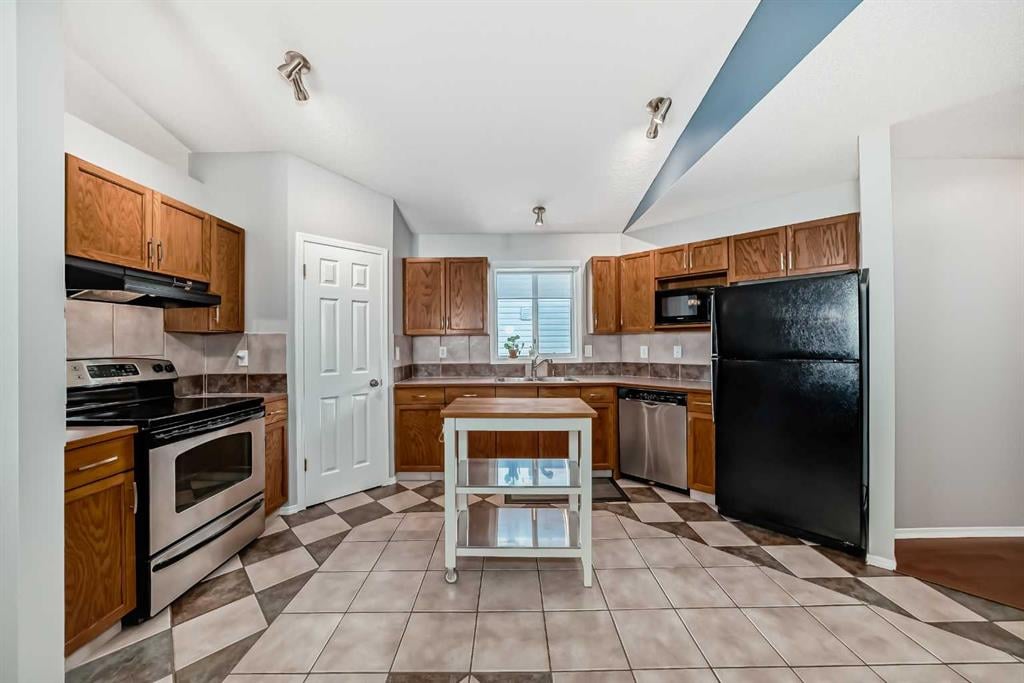 110 Applebrook - Thumbnail 3
