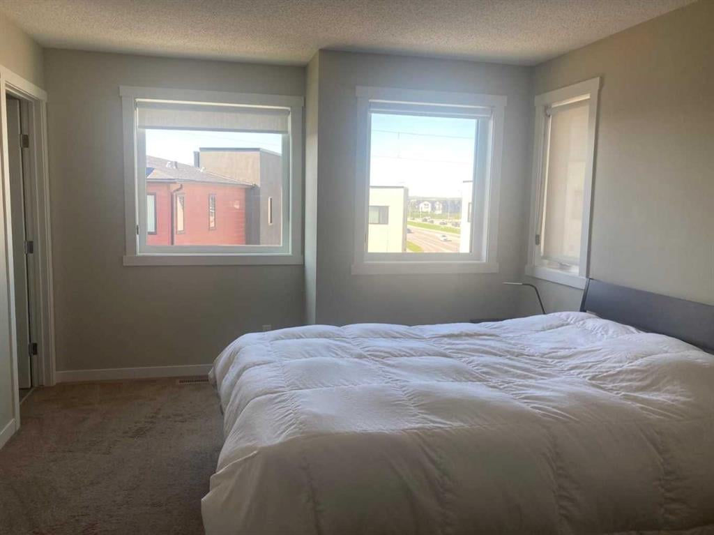 218 Sherwood - Thumbnail 3