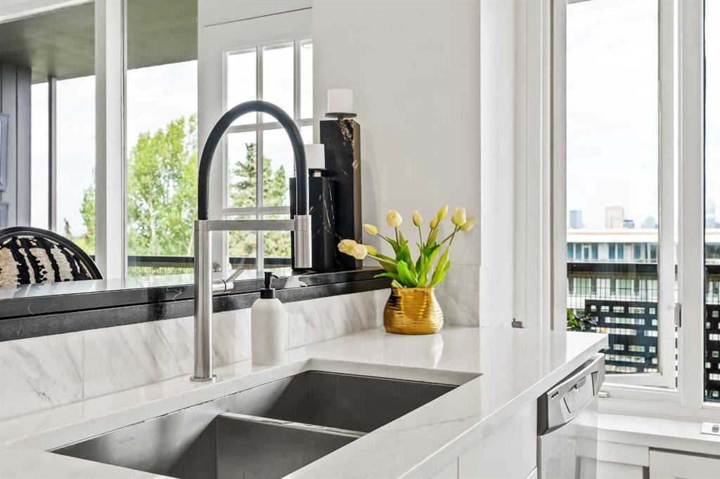 3316 Rideau - Thumbnail 6