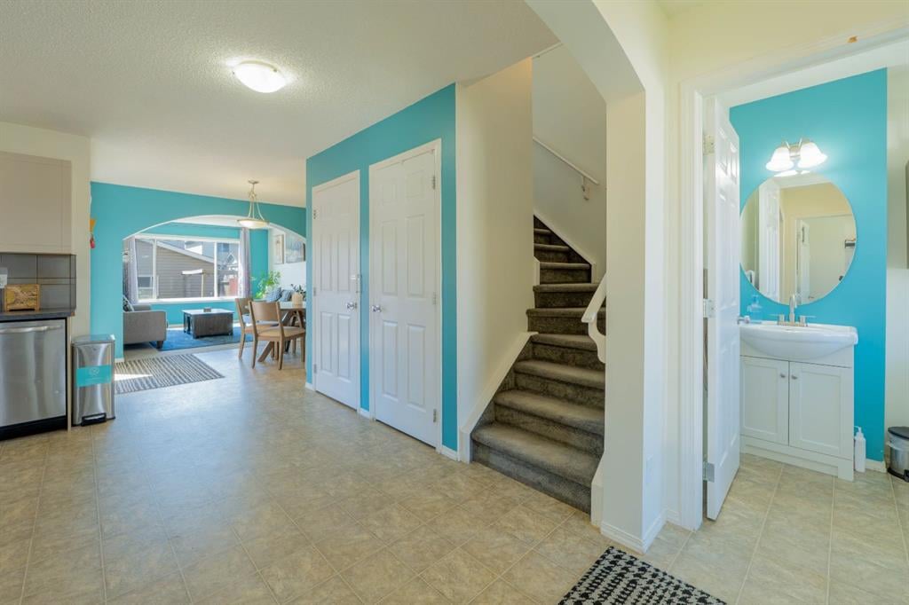 144 Saddlecrest - Thumbnail 8