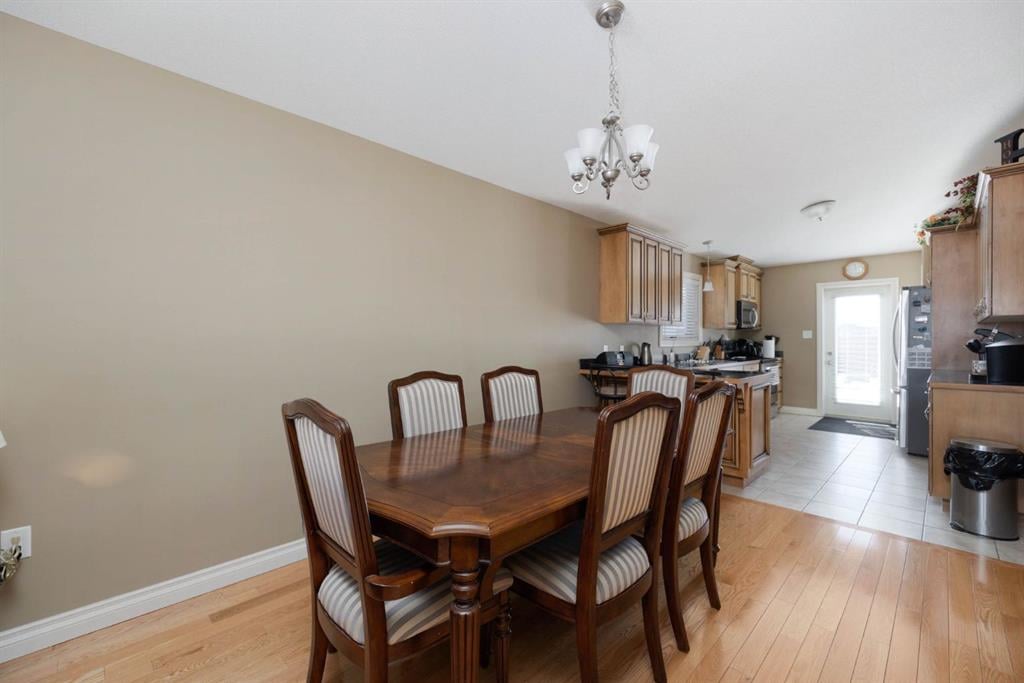 549 Walnut - Thumbnail 2
