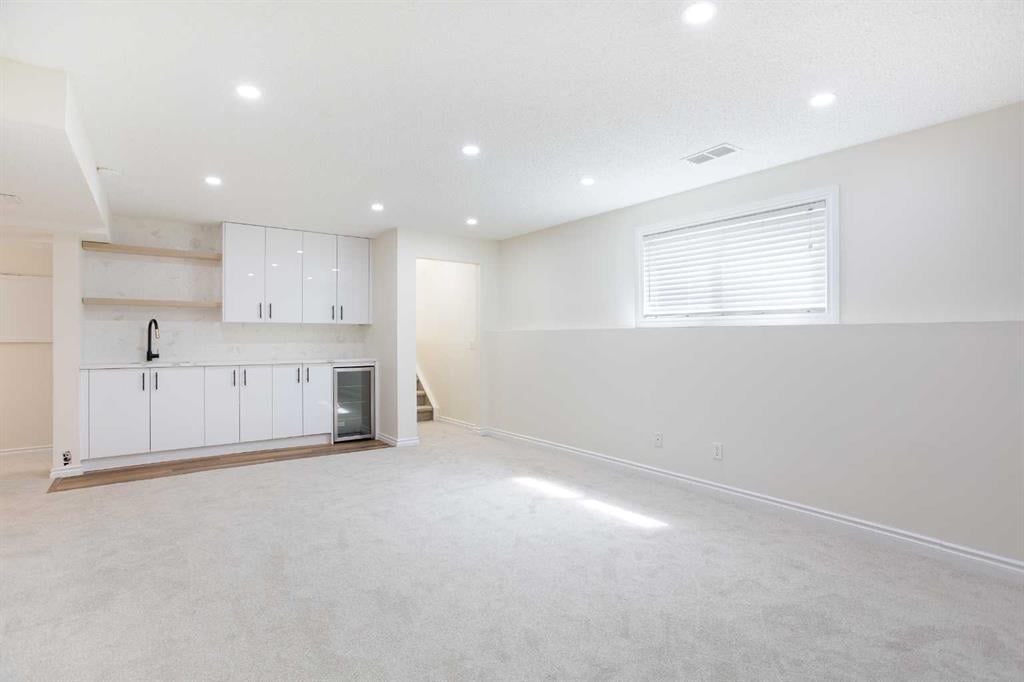 953 Cranston - Thumbnail 6