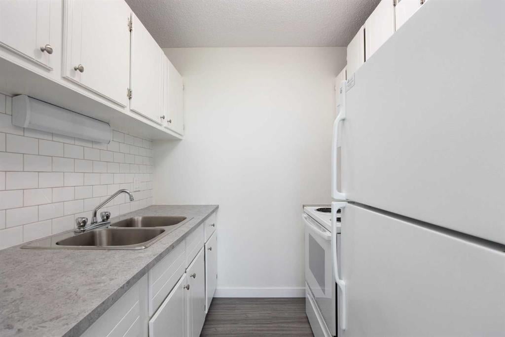 13221 Macdonald - Thumbnail 8