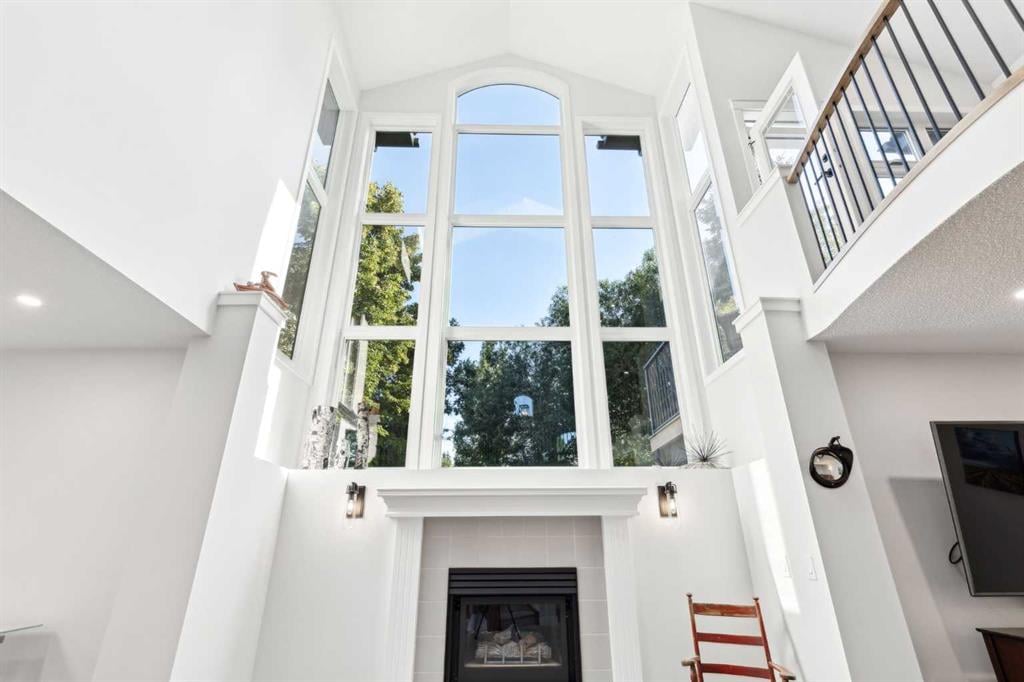 1551 Evergreen - Thumbnail 3