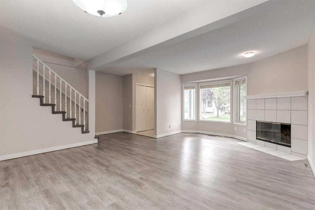 245 Cedarwood - Thumbnail 2