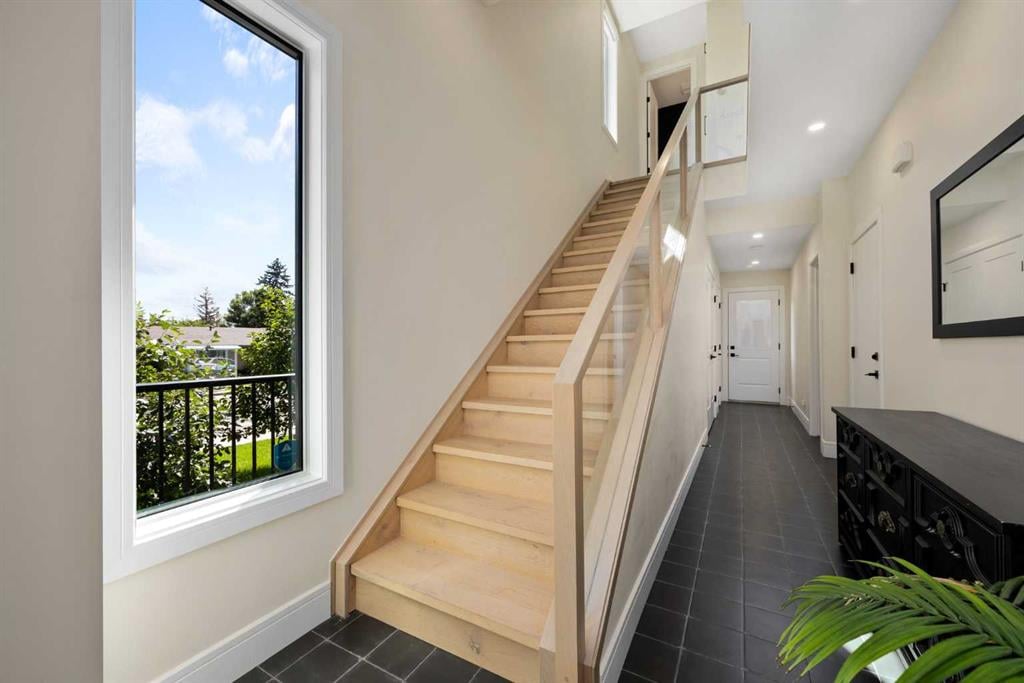 3355 Spruce - Thumbnail 4