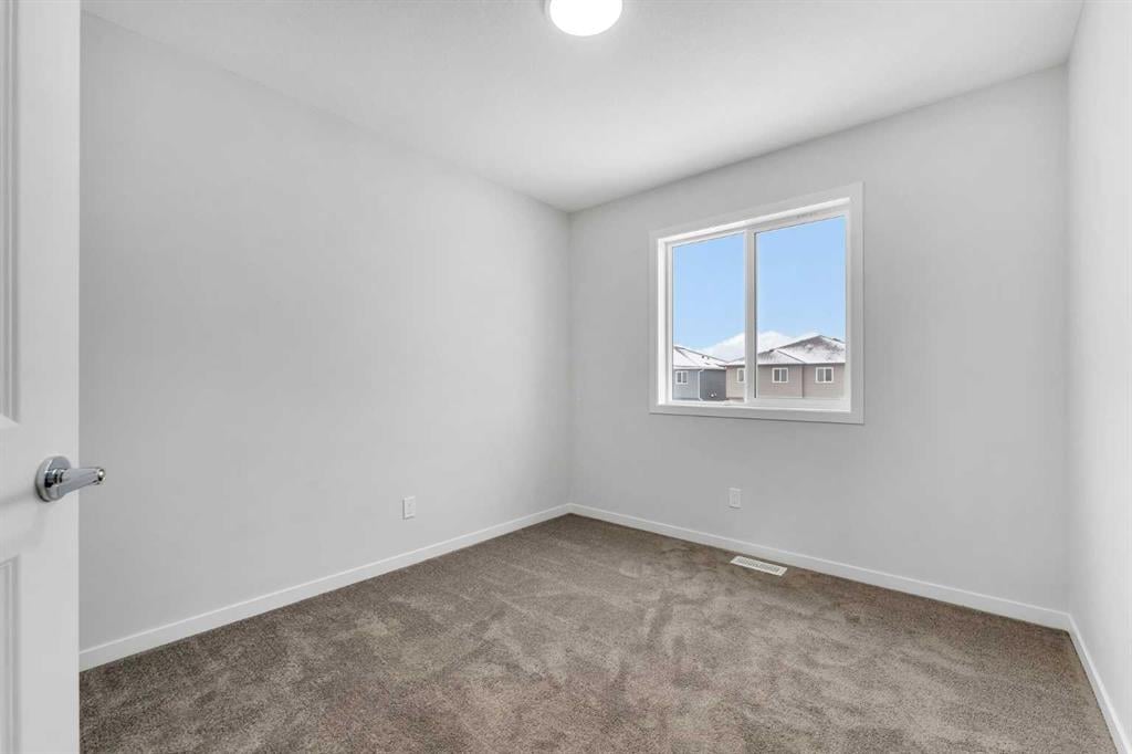 87 Corner Glen - Thumbnail 5