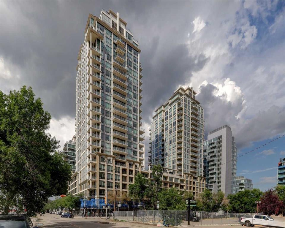 222 Riverfront - Thumbnail 1