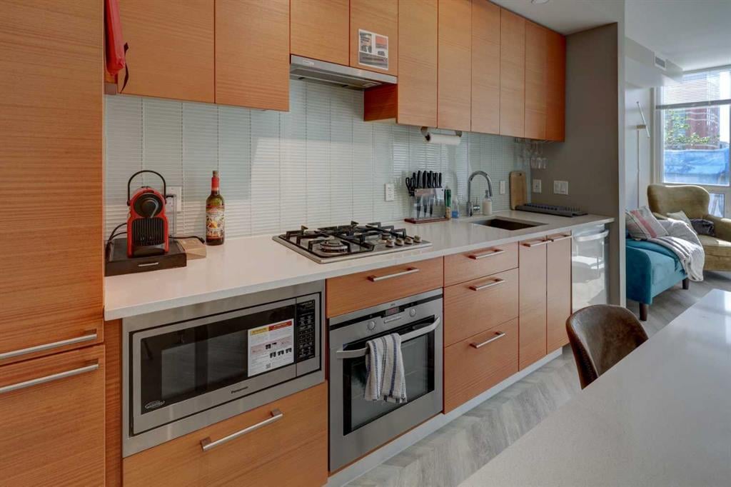 222 Riverfront - Thumbnail 8