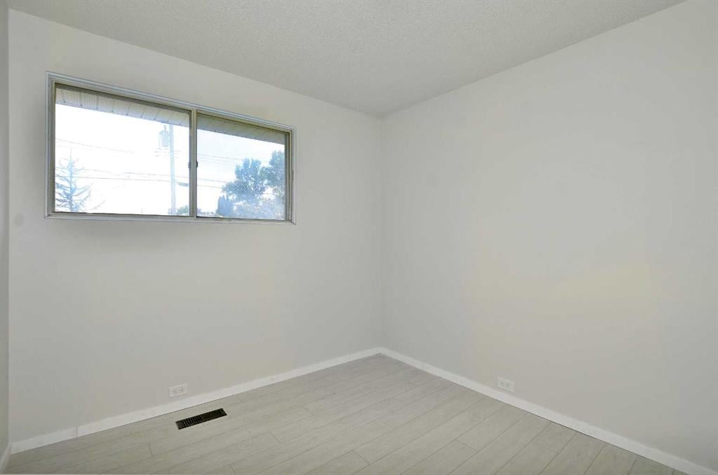 4207 Maryvale - Thumbnail 2