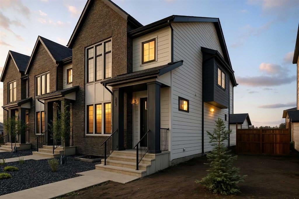 862 Harmony Parade - Thumbnail 1