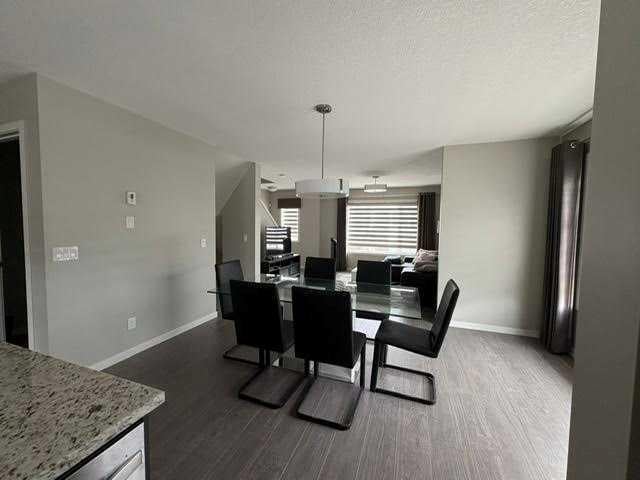 202 Evansridge - Thumbnail 2