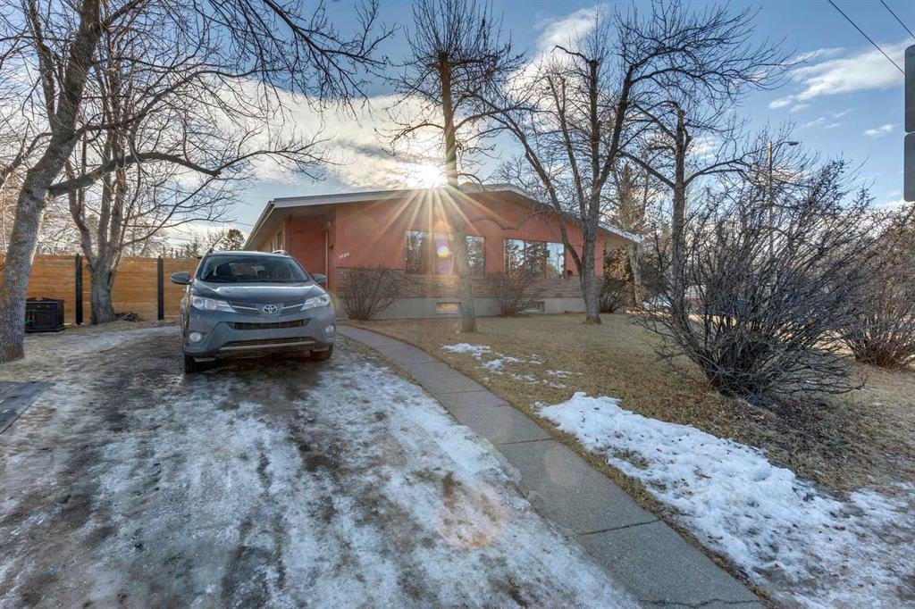 3913/3915 Spruce - Thumbnail 7
