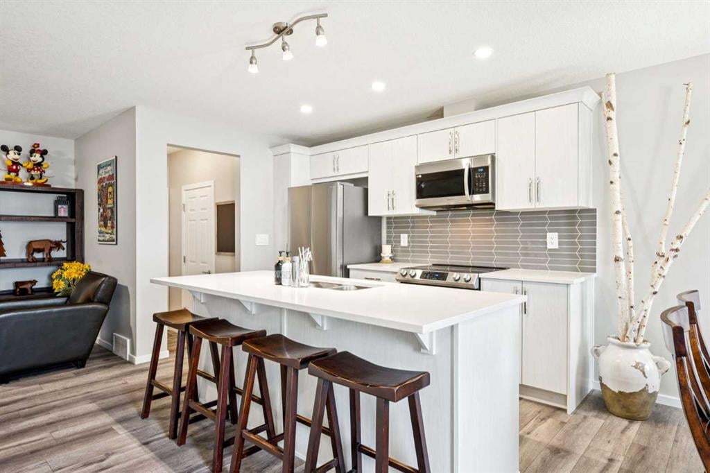 125 Yorkville - Thumbnail 1