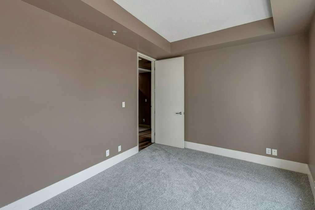 205 Riverfront - Thumbnail 8