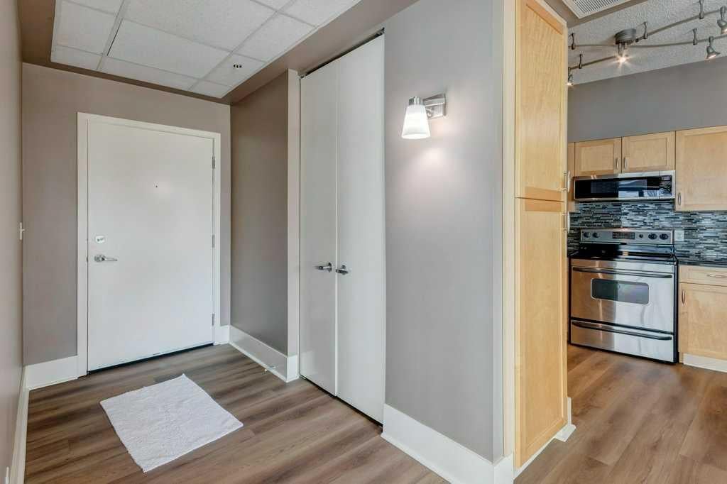 205 Riverfront - Thumbnail 2