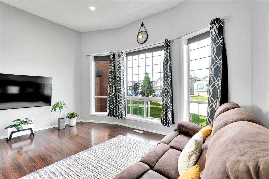 235 Saddlemead - Thumbnail 8