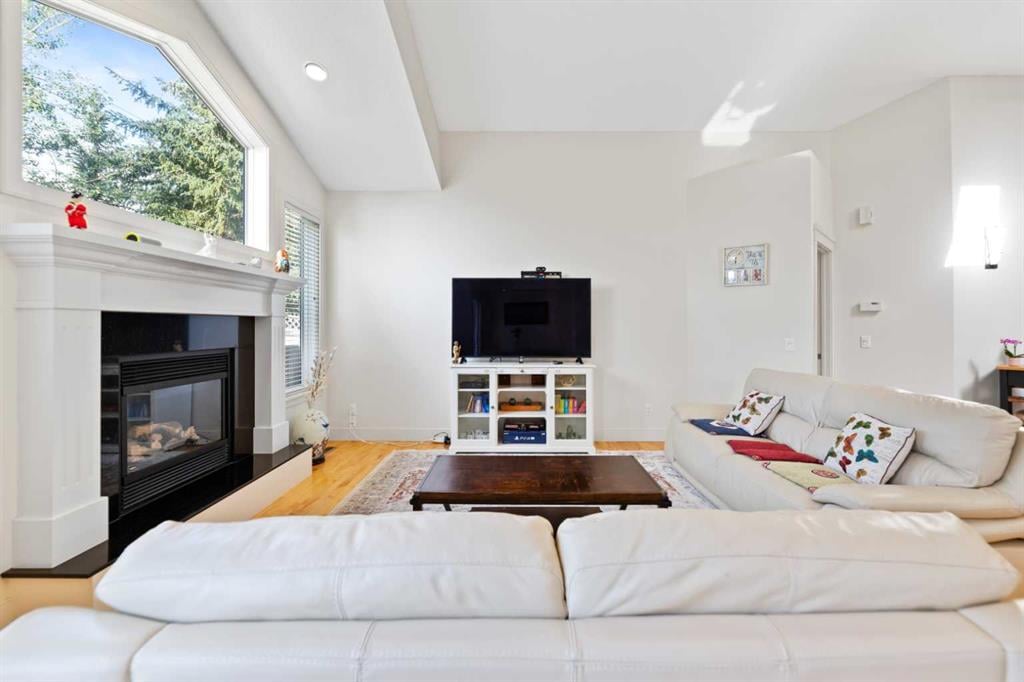 250 Strathridge - Thumbnail 8