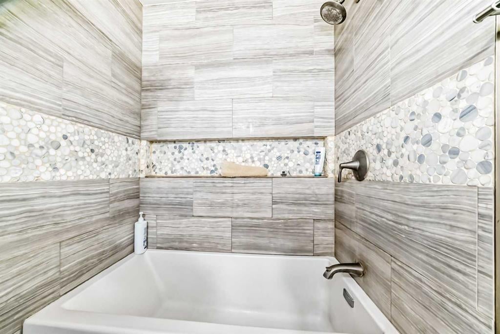 128 Whiteside - Thumbnail 5
