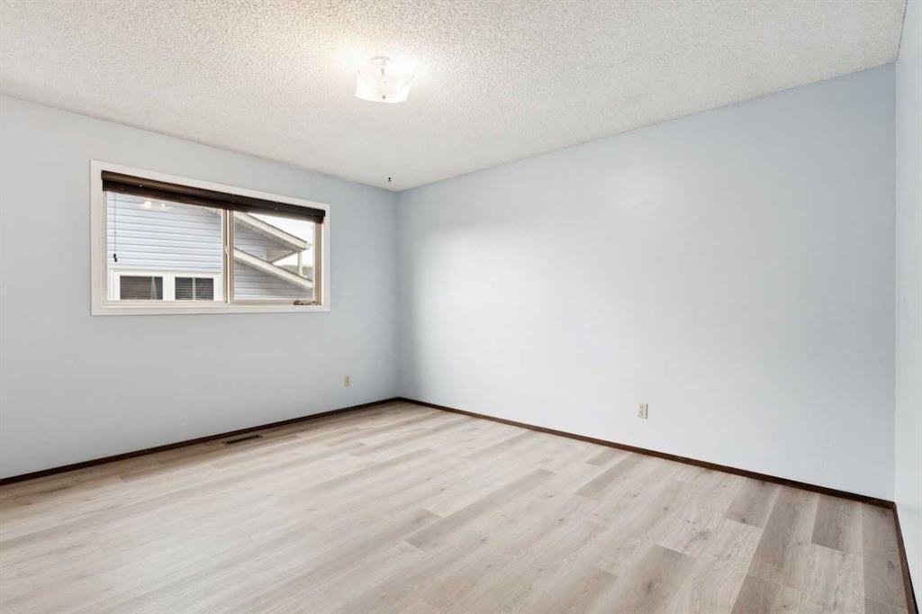 131 Macewan Glen - Thumbnail 4