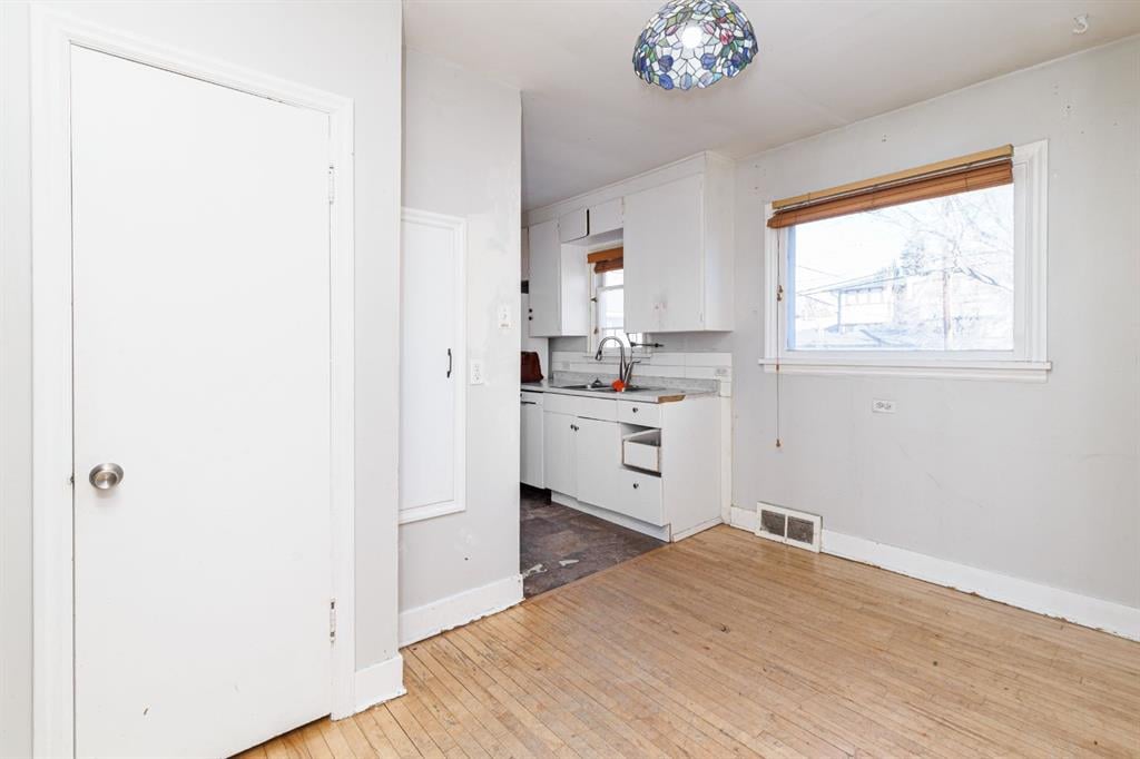 2820 Parkdale - Thumbnail 5