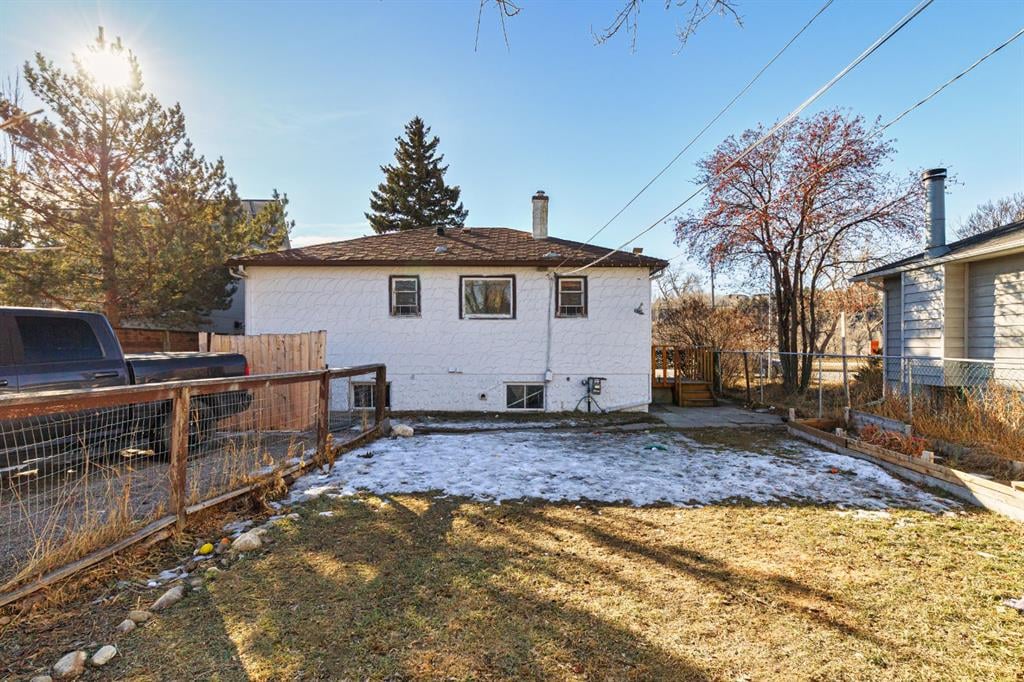 2820 Parkdale - Thumbnail 4
