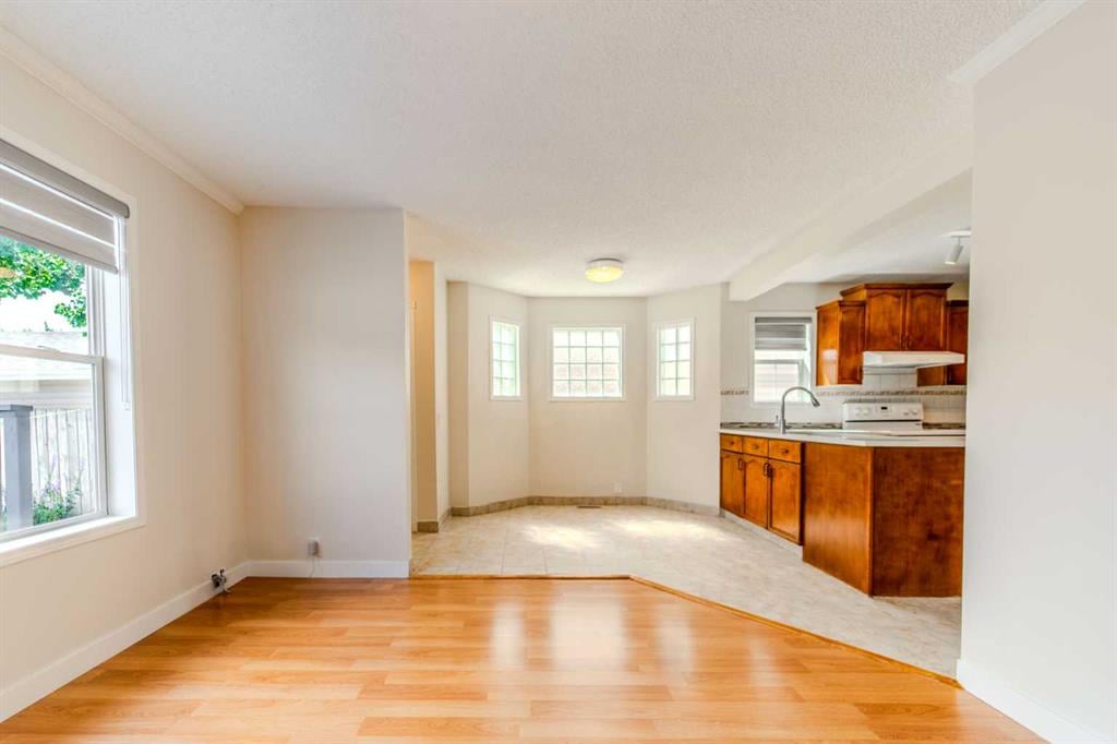187 Martin Crossing - Thumbnail 8