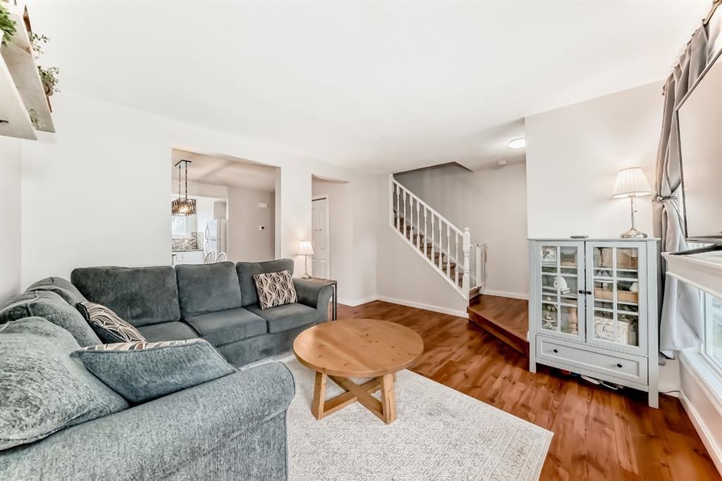 2183 Woodview - Thumbnail 5