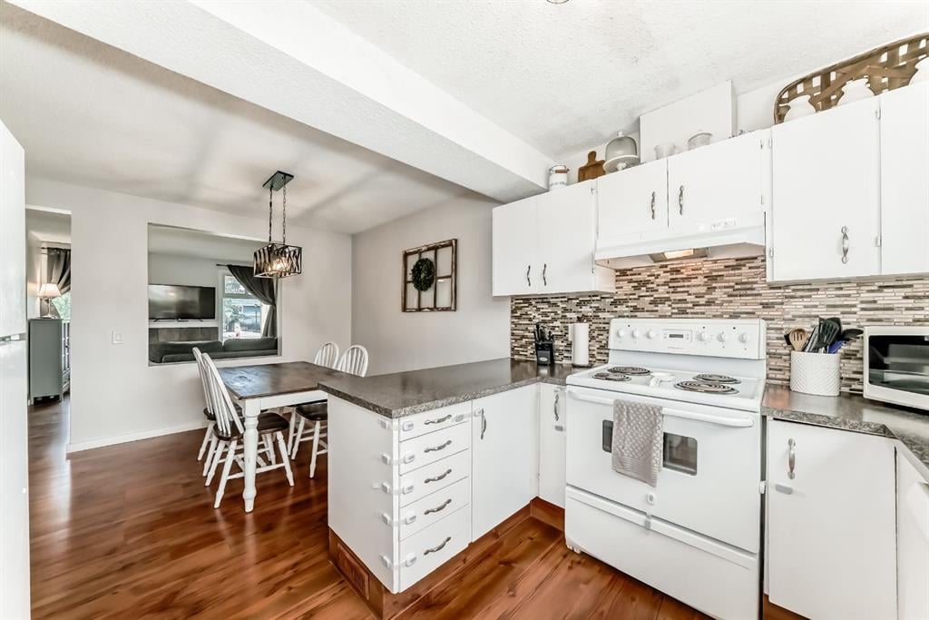 2183 Woodview - Thumbnail 2