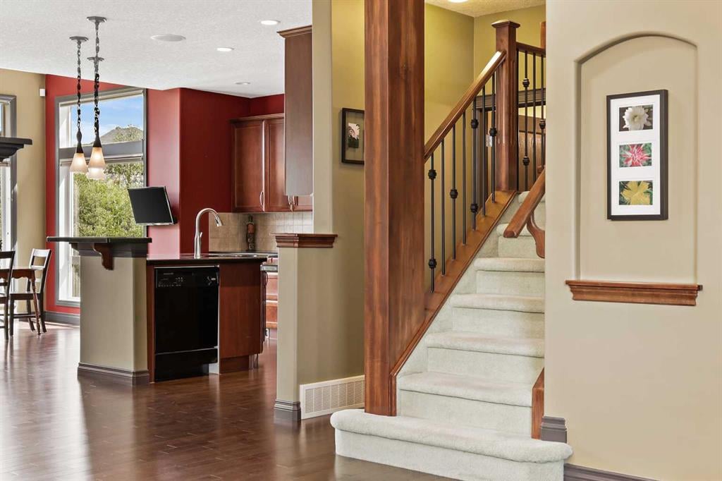 66 Crestbrook - Thumbnail 6