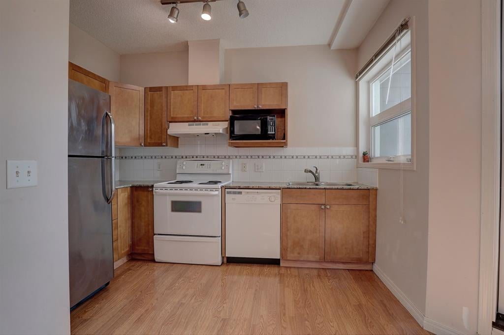 333 Riverfront - Thumbnail 8