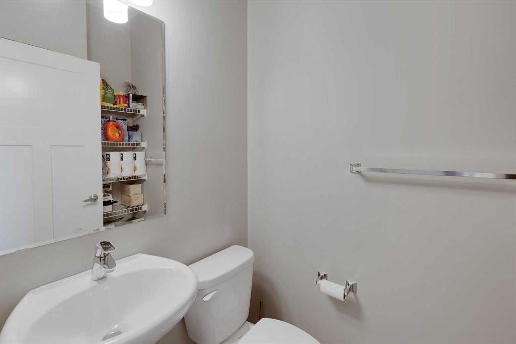 564 Evanston - Thumbnail 2