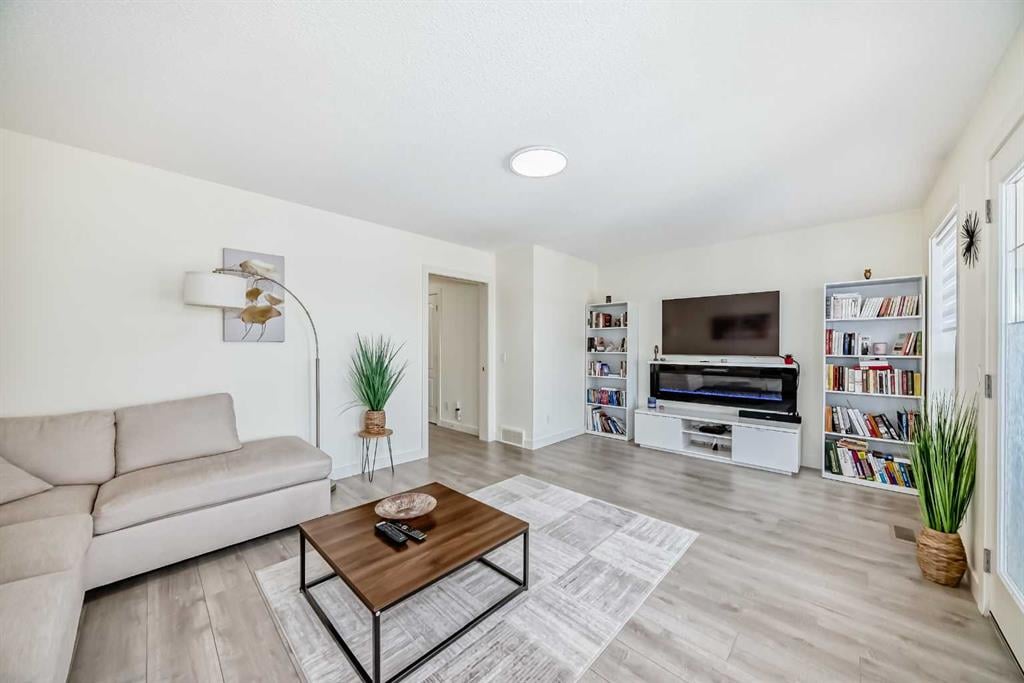 437 Auburn Bay - Thumbnail 7