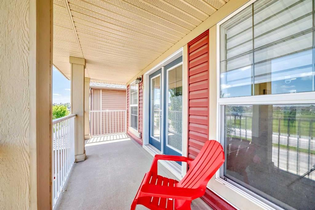 437 Auburn Bay - Thumbnail 3