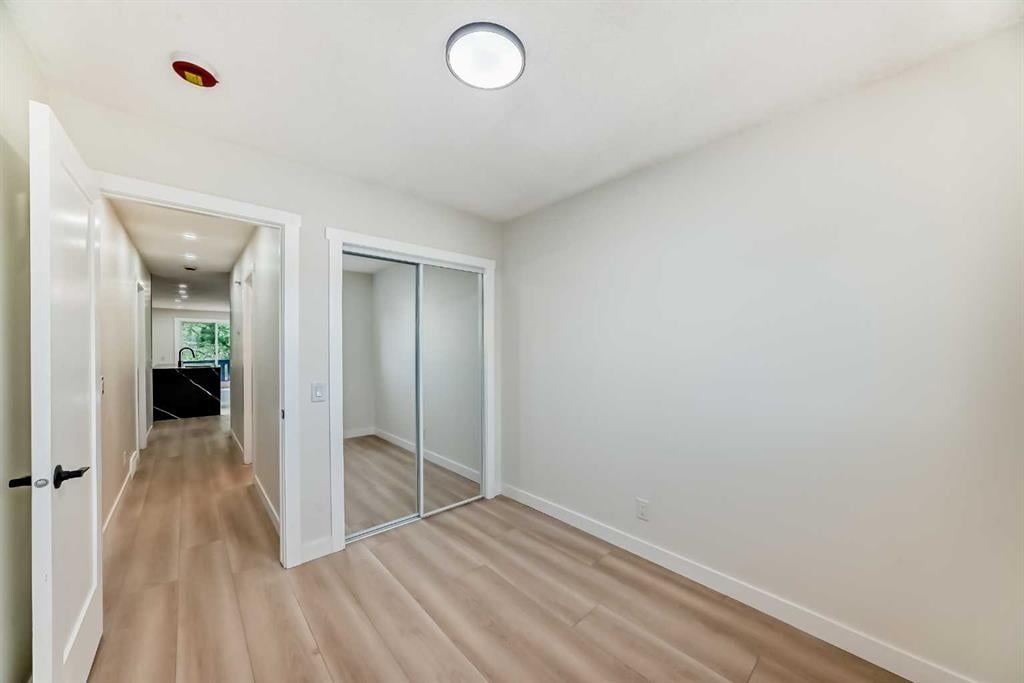 8426 Berkley - Thumbnail 6