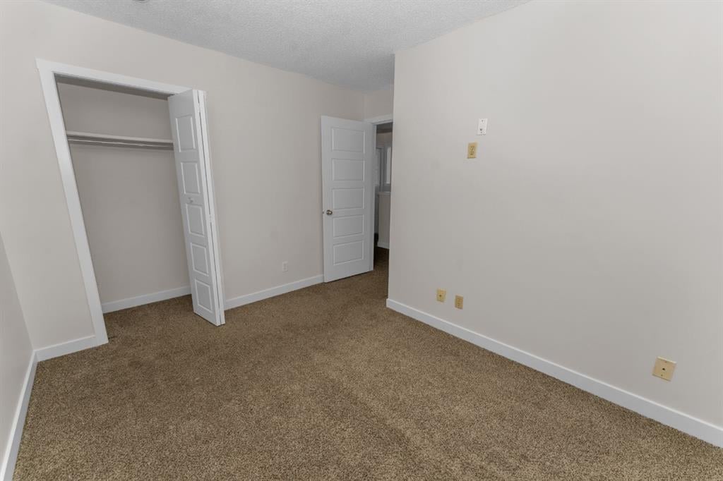 120 martinview - Thumbnail 2