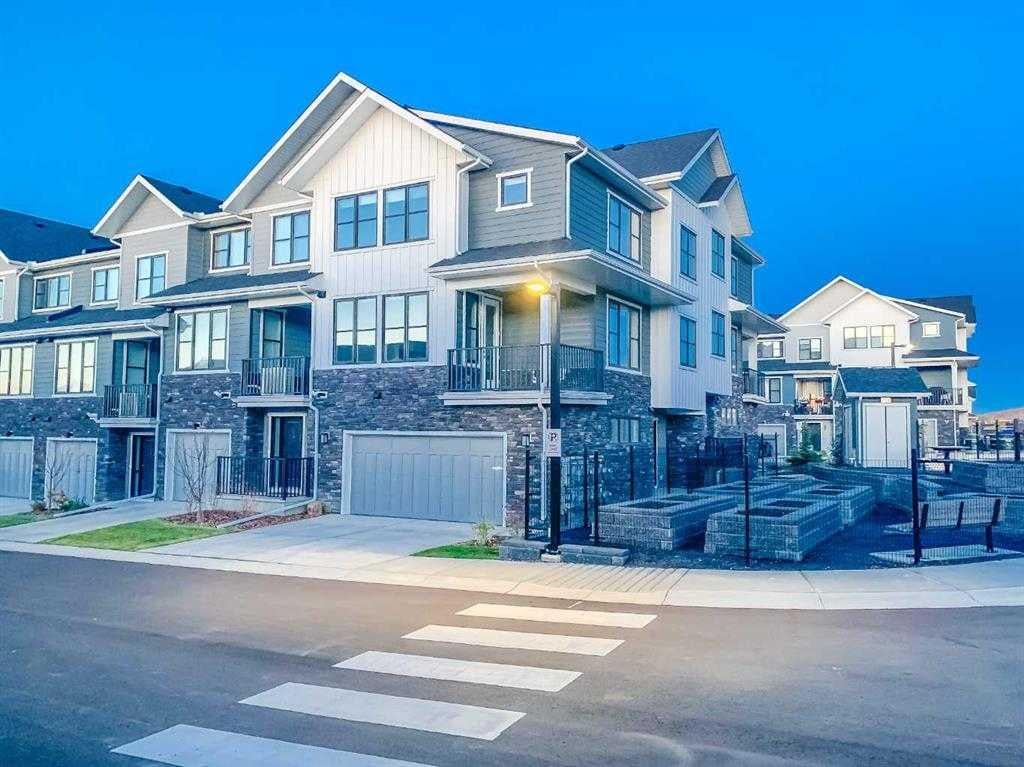 917 Crestridge - Thumbnail 1