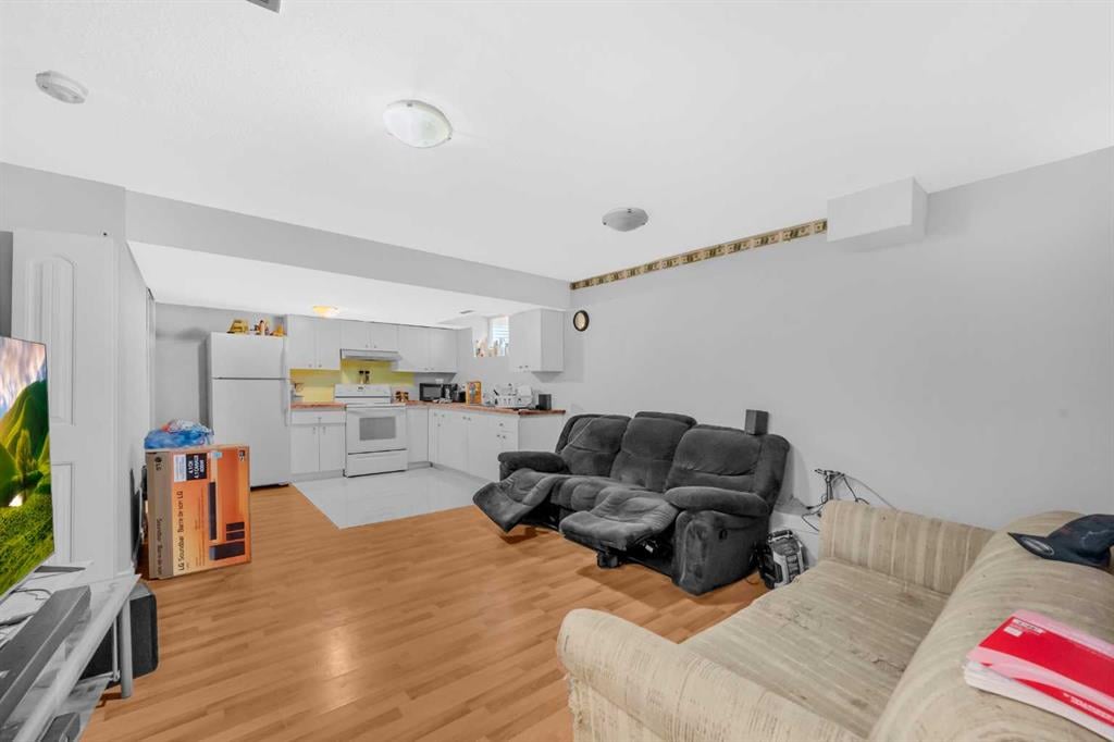 9219 Saddlebrook - Thumbnail 5