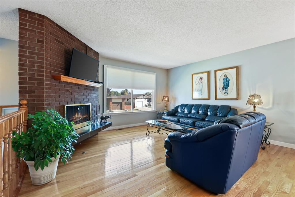 147 Whitehorn - Thumbnail 3