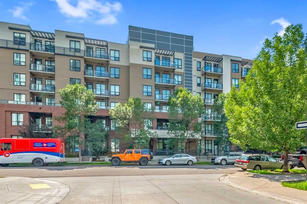 955 McPherson - Thumbnail 1