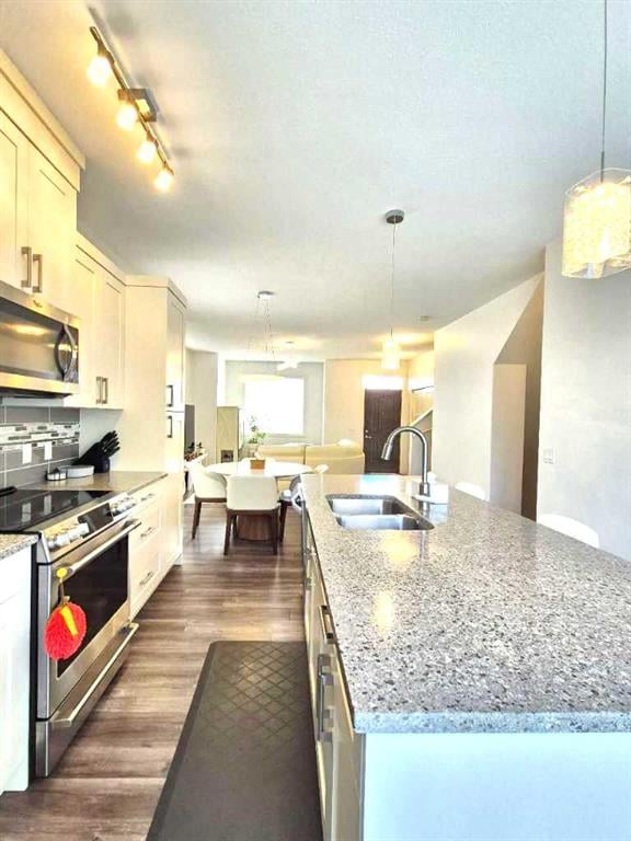 641 Evanston - Thumbnail 2
