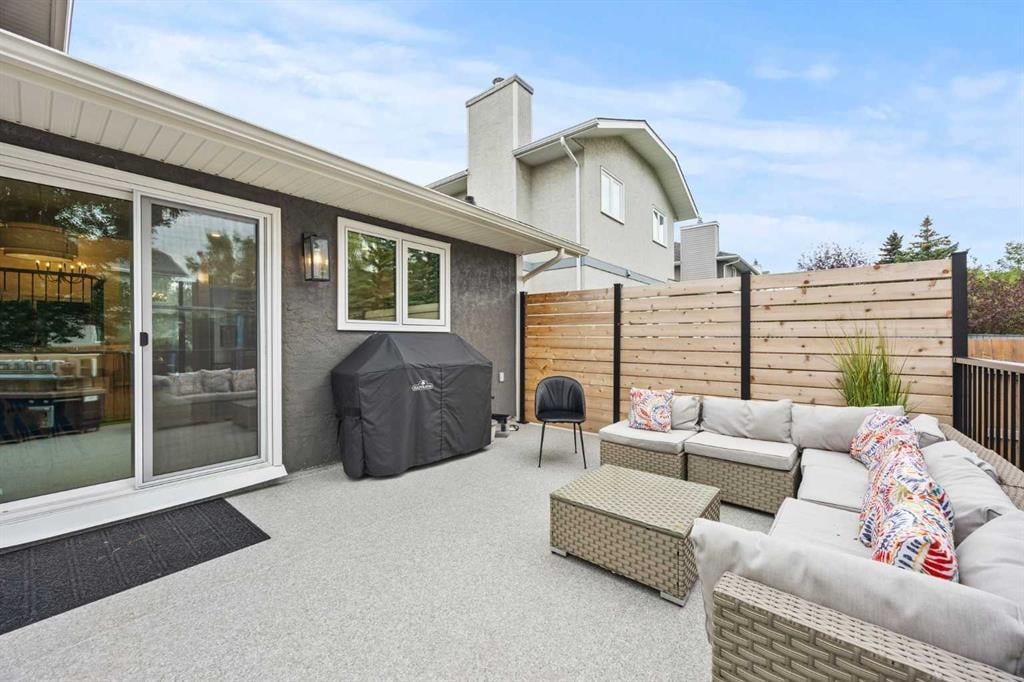 8285 Edgebrook - Thumbnail 4