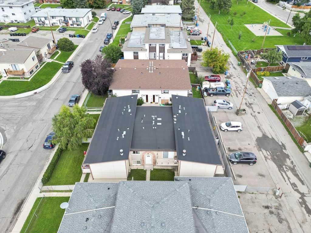 12 Huntley - Thumbnail 4