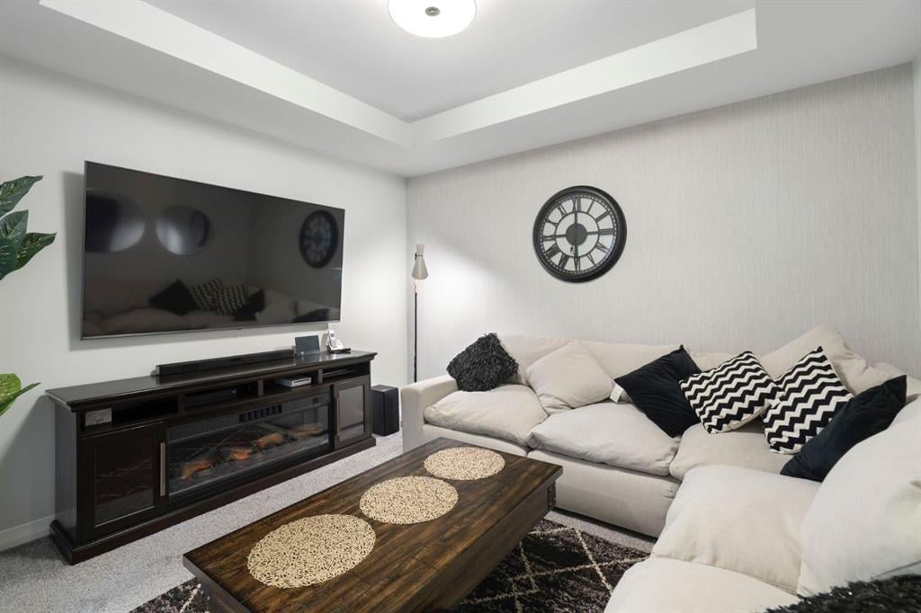 306 Corner Meadows - Thumbnail 4
