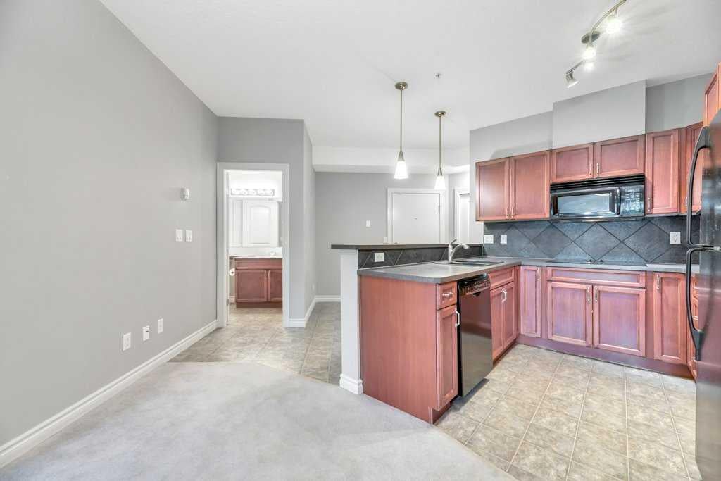 60 Royal Oak - Thumbnail 3