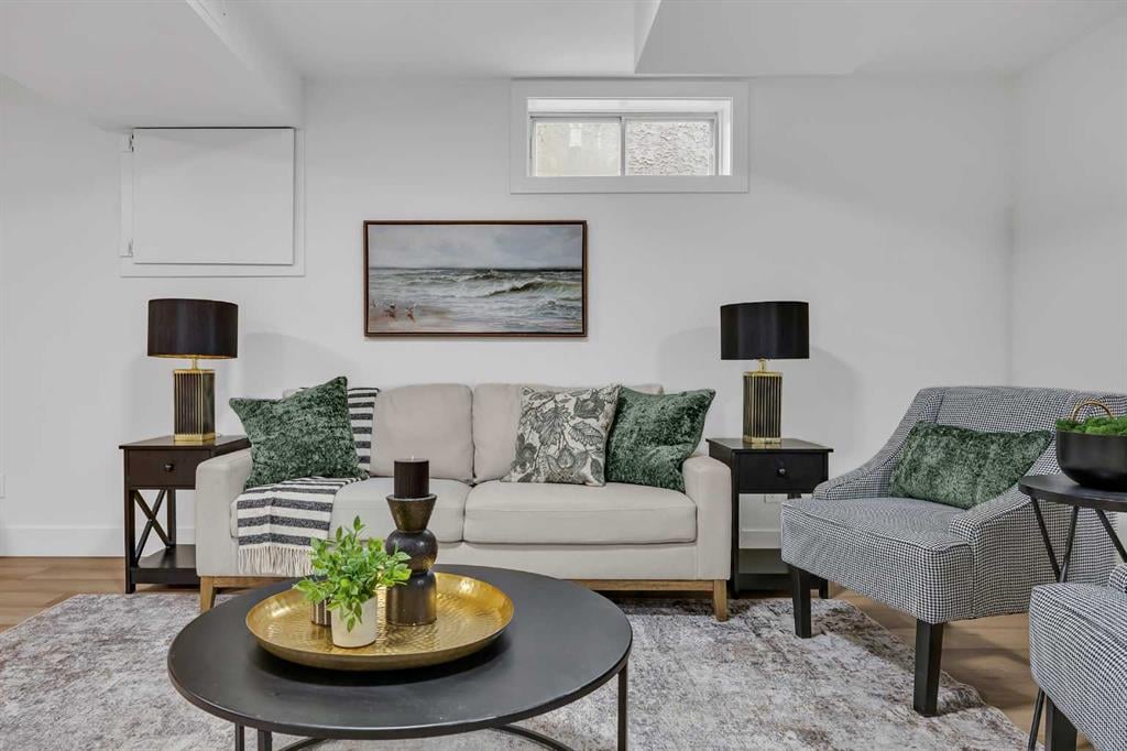 121 Woodford - Thumbnail 5
