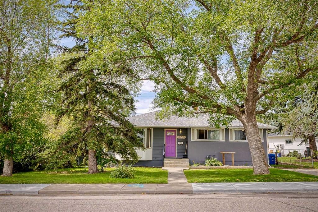 639 Thornhill - Thumbnail 1