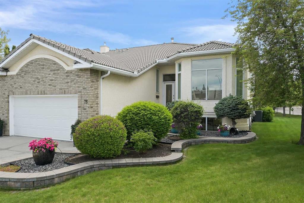75 Hamptons - Thumbnail 1