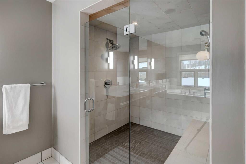 1310 Gladstone - Thumbnail 4