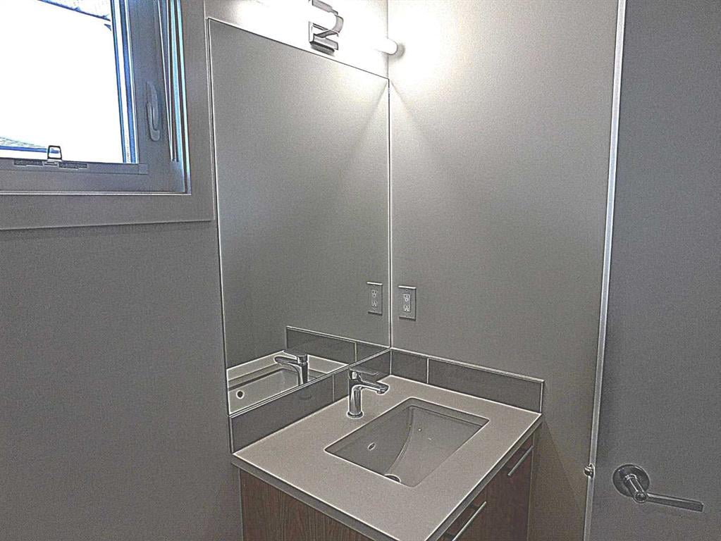 857 Belmont - Thumbnail 3